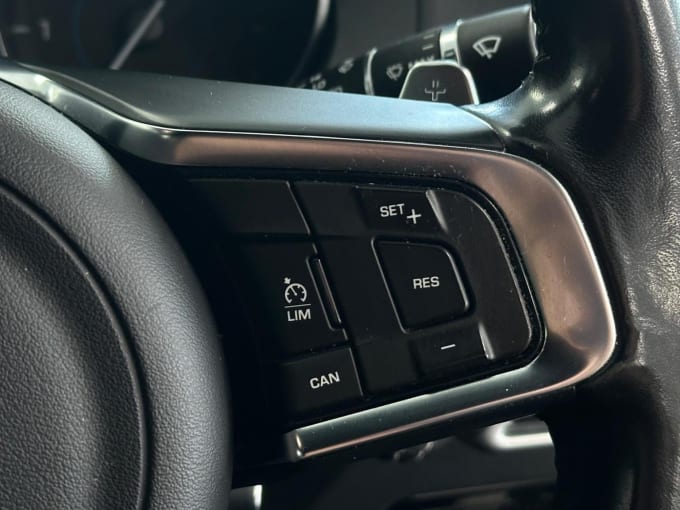 2017 Jaguar Xe