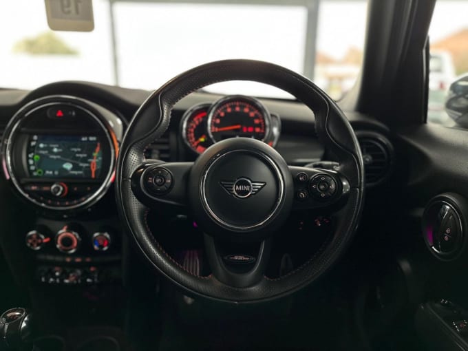 2019 Mini Hatch