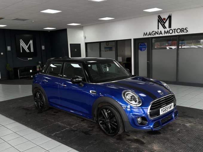 2019 Mini Hatch