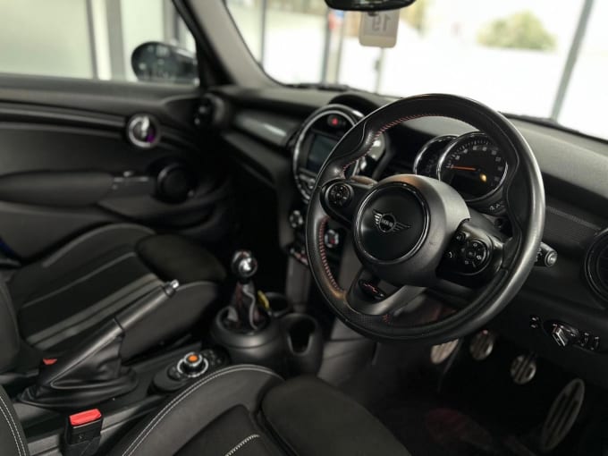 2019 Mini Hatch