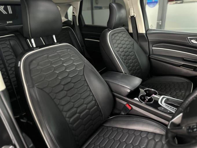 2017 Ford Edge