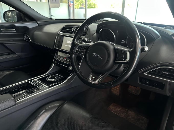 2017 Jaguar Xe