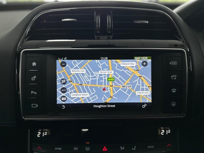 2017 Jaguar Xe