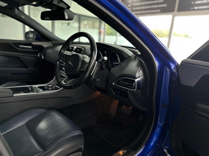 2017 Jaguar Xe