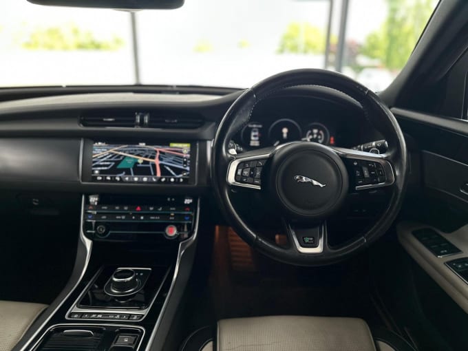 2017 Jaguar Xf