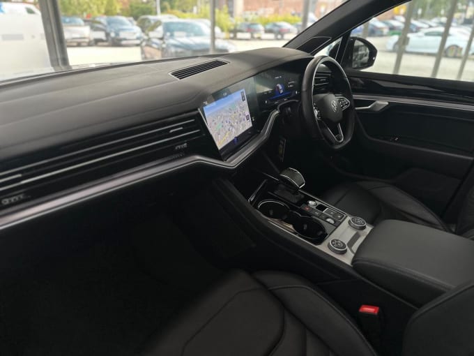2022 Volkswagen Touareg