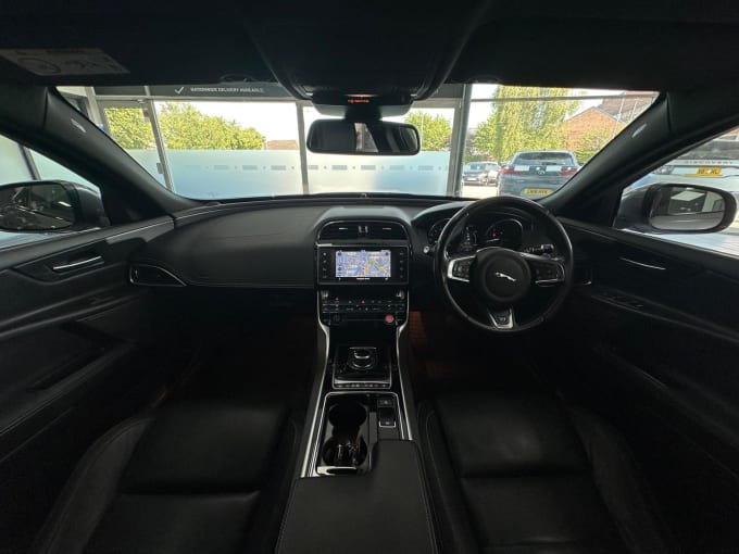 2017 Jaguar Xe