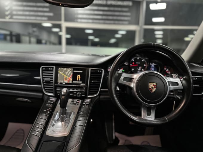 2016 Porsche Panamera