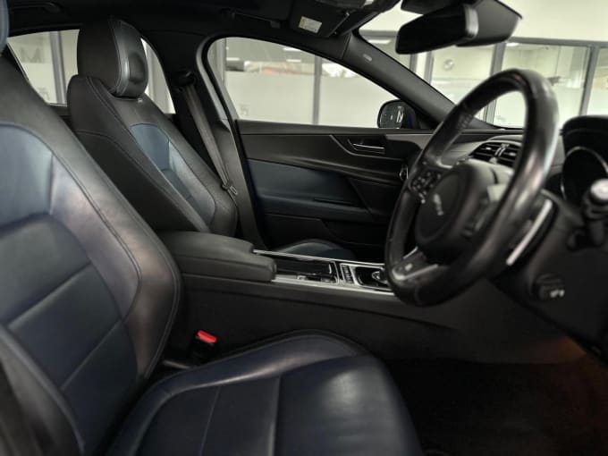 2017 Jaguar Xe