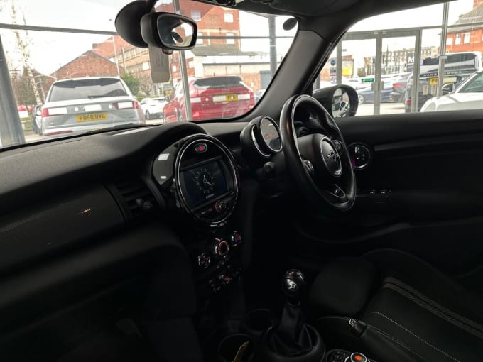 2019 Mini Hatch