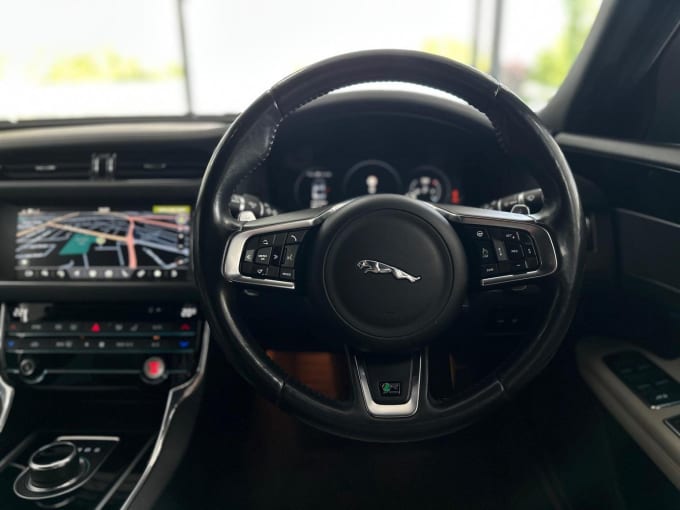 2017 Jaguar Xf