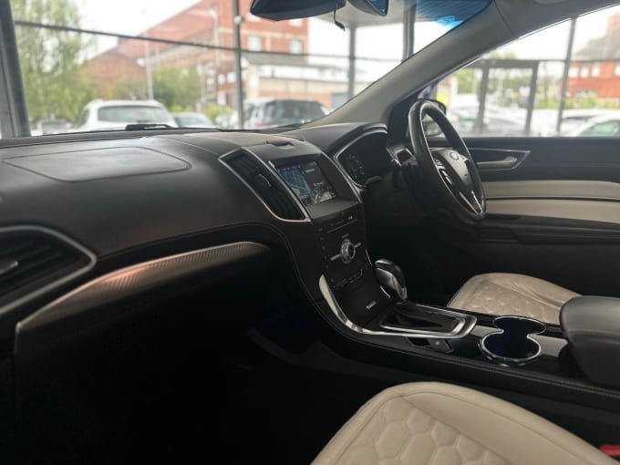 2017 Ford Edge