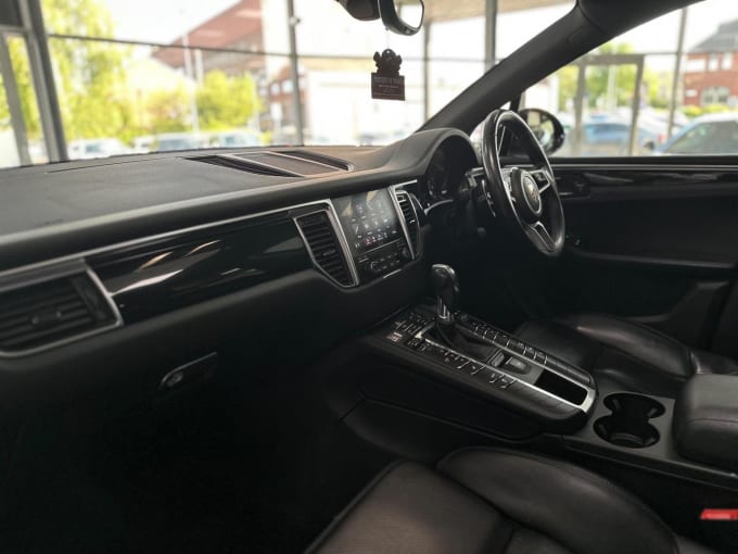 2018 Porsche Macan