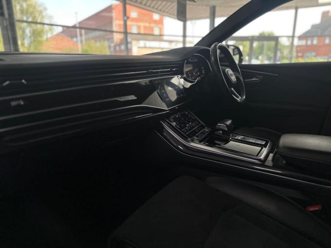 2018 Audi Q8