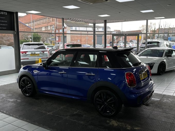 2019 Mini Hatch