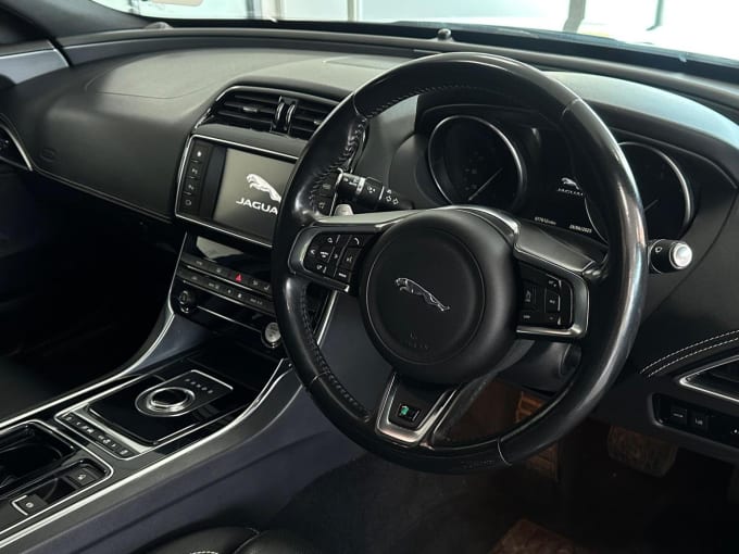 2017 Jaguar Xe