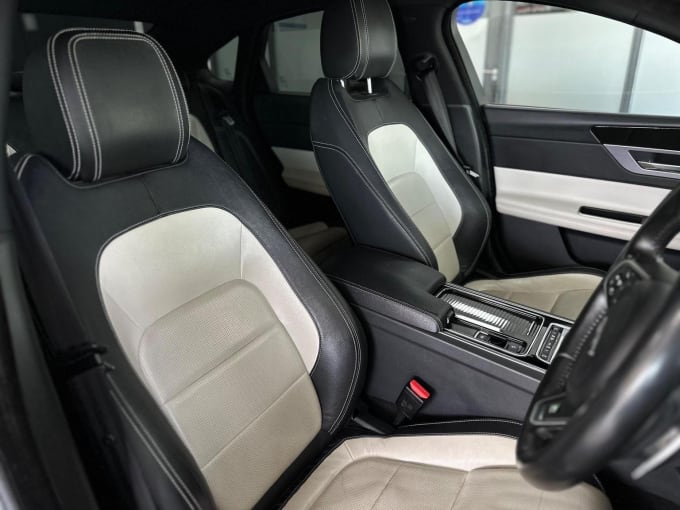 2017 Jaguar Xf