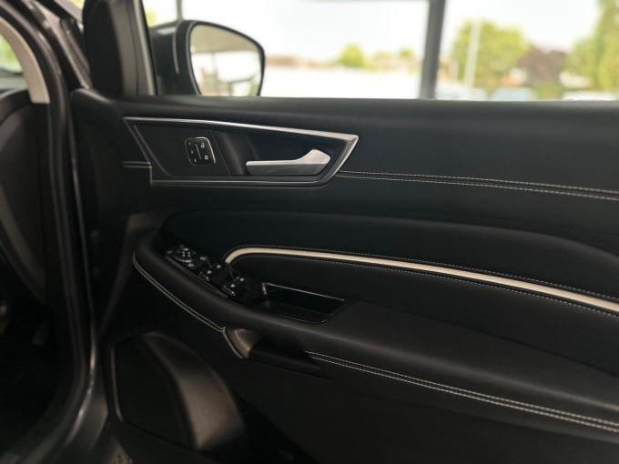 2017 Ford Edge
