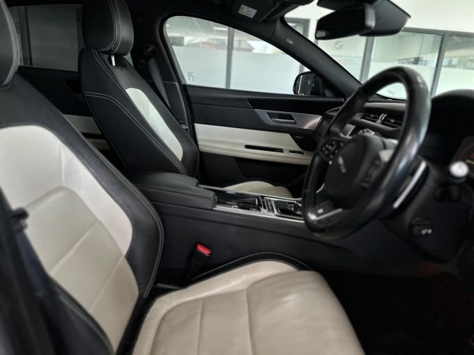 2017 Jaguar Xf