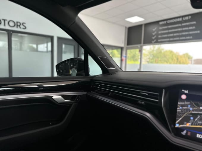 2022 Volkswagen Touareg