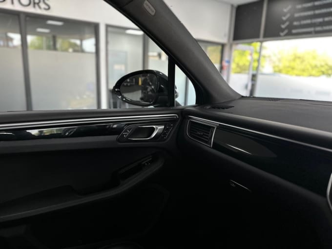 2018 Porsche Macan
