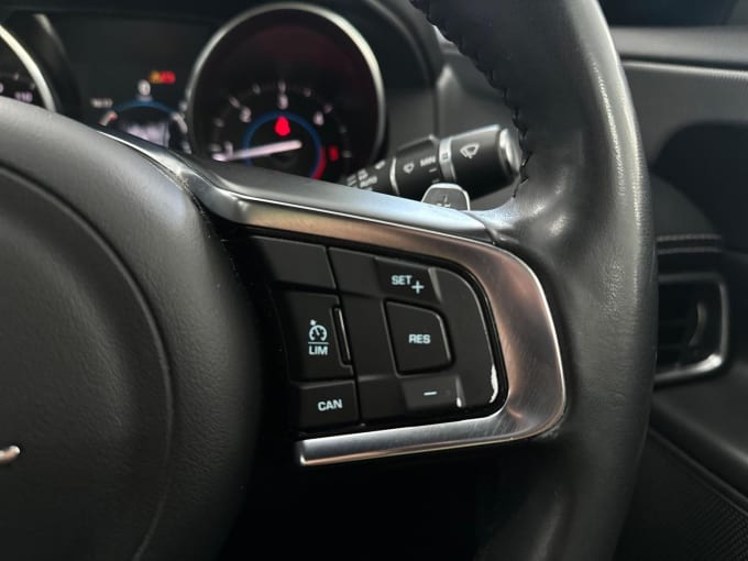2017 Jaguar Xe