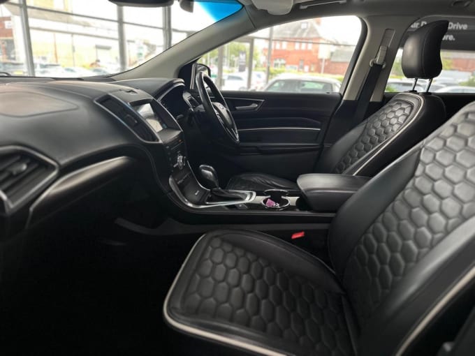 2017 Ford Edge