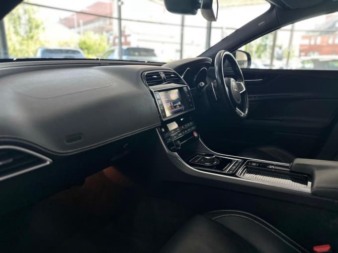 2017 Jaguar Xe