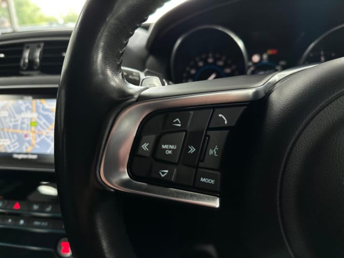 2017 Jaguar Xe