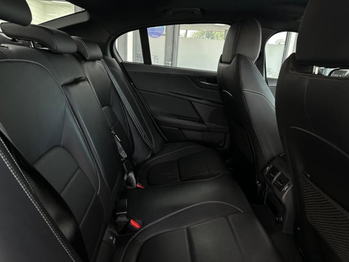 2017 Jaguar Xe