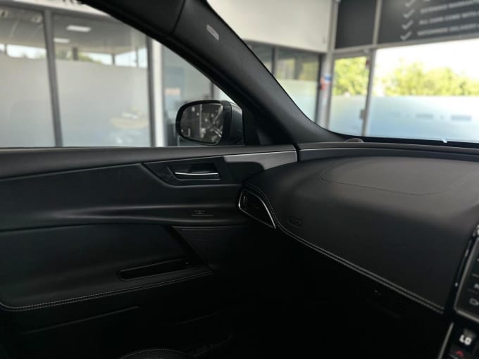 2017 Jaguar Xe