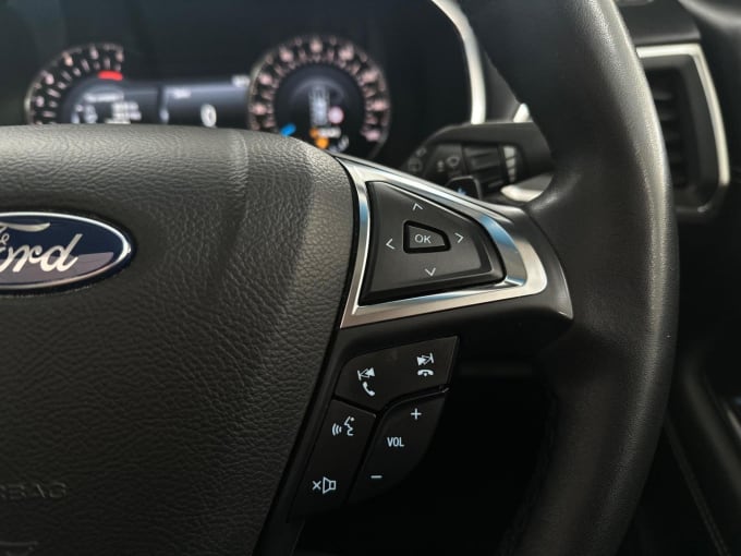2017 Ford Edge