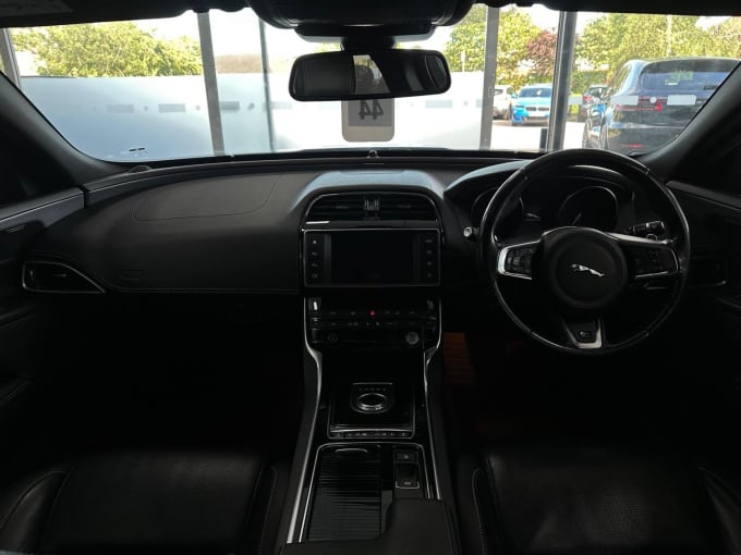 2017 Jaguar Xe