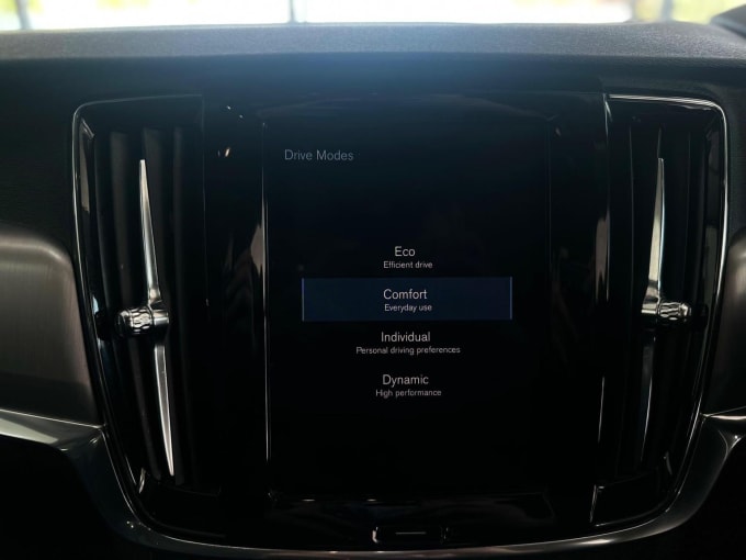 2020 Volvo S90