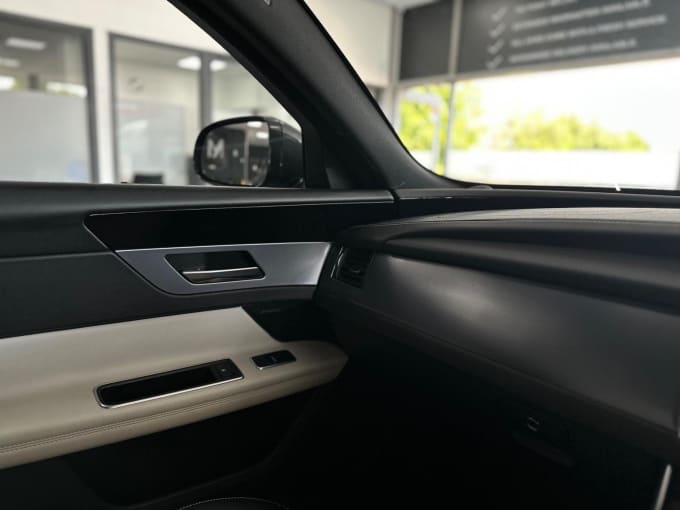 2017 Jaguar Xf