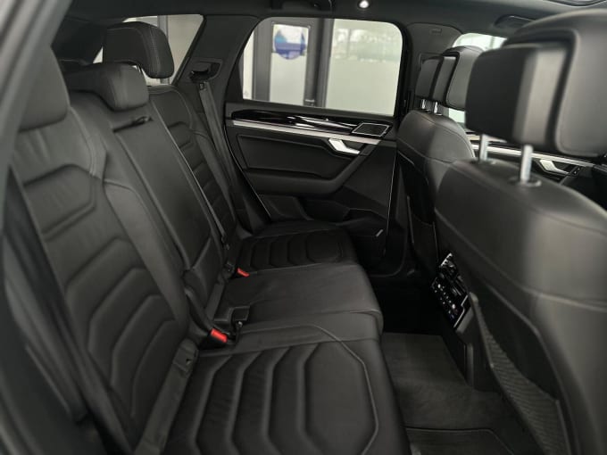 2022 Volkswagen Touareg