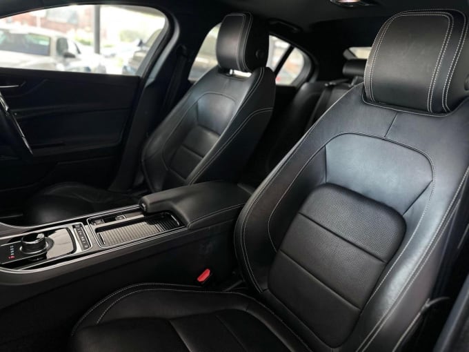 2017 Jaguar Xe