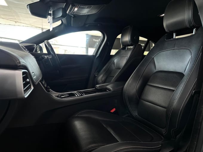 2017 Jaguar Xe