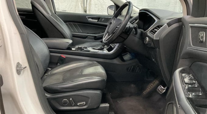 2017 Ford Edge