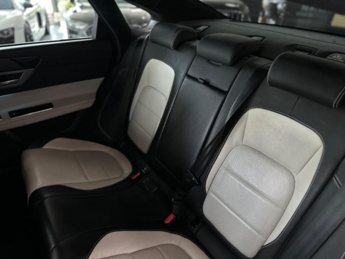 2017 Jaguar Xf