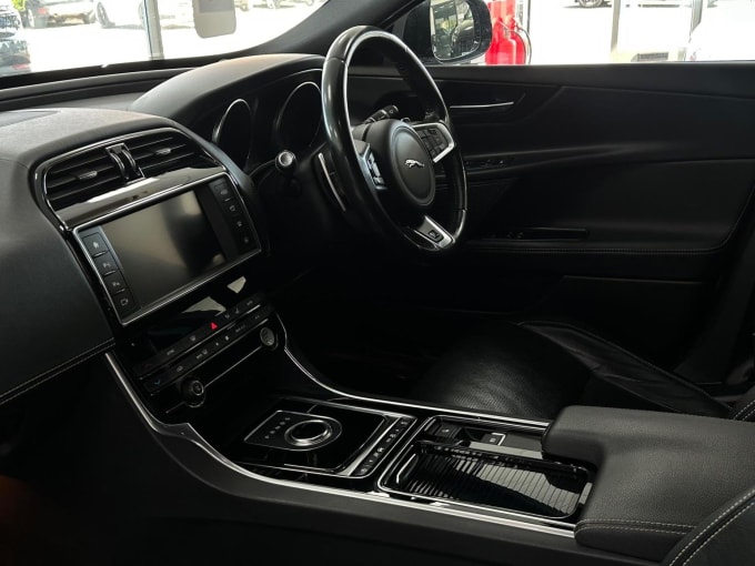 2017 Jaguar Xe