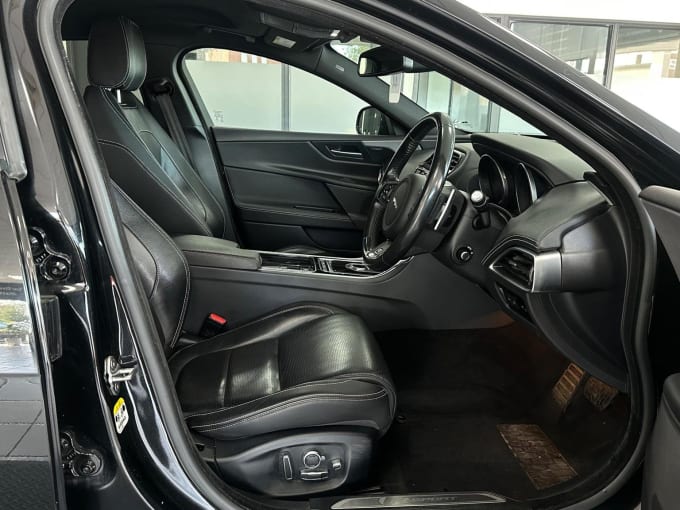 2017 Jaguar Xe