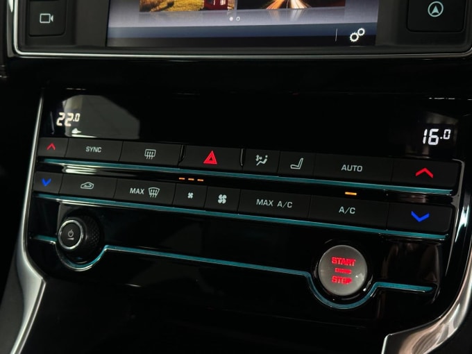 2017 Jaguar Xe