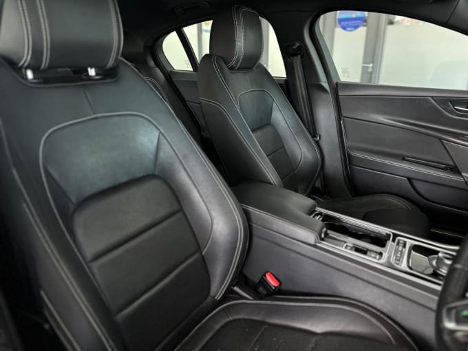 2017 Jaguar Xe