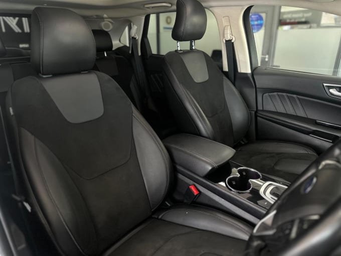2017 Ford Edge