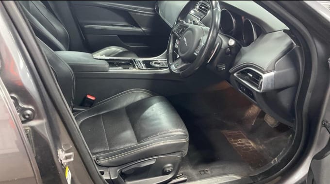 2017 Jaguar Xe