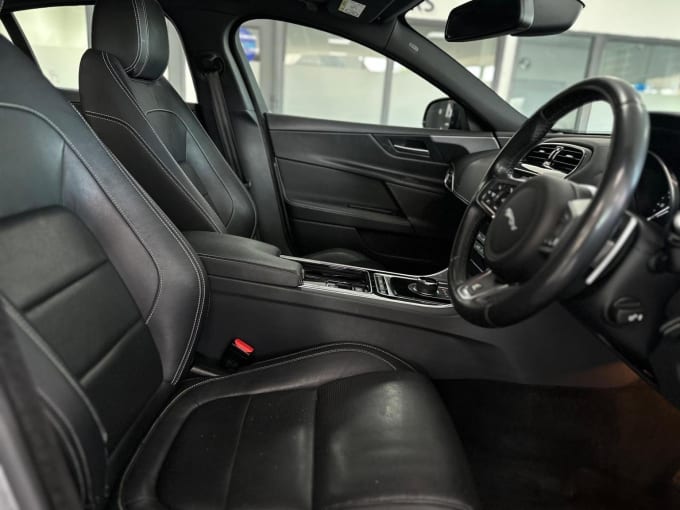 2017 Jaguar Xe