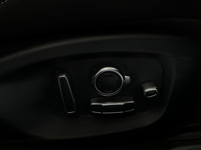 2017 Jaguar Xe