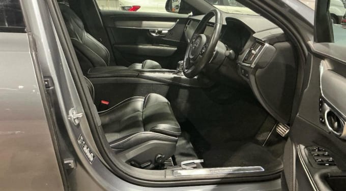 2019 Volvo S90
