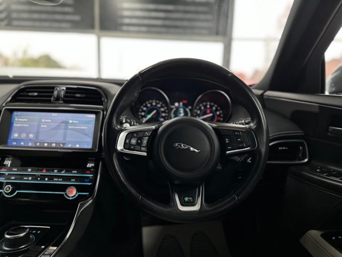 2019 Jaguar Xe